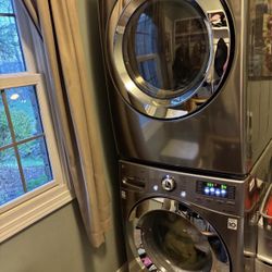 LG stackable washer and Dryer set