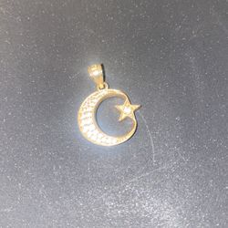 10 Kt Gold Moon & Star Pendant