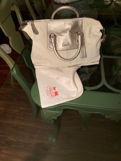Coach Ashley White/Silver Large with Shoulder Strap White/Silver Leather Satc…