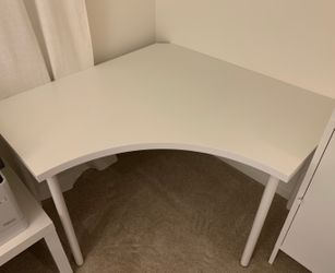 IKEA corner table