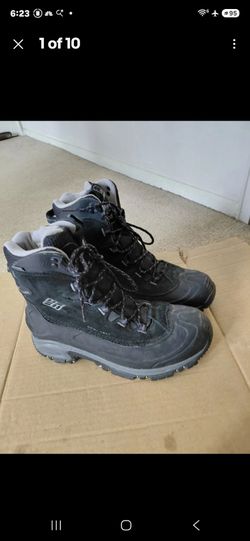 Mens Boots best offer size 9.5 is still available
