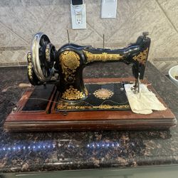 Jones Family CS sewing machine 1890’s type 4
