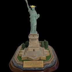 The Danbury Mint "Lighted Statue Of Liberty" Sculpture
