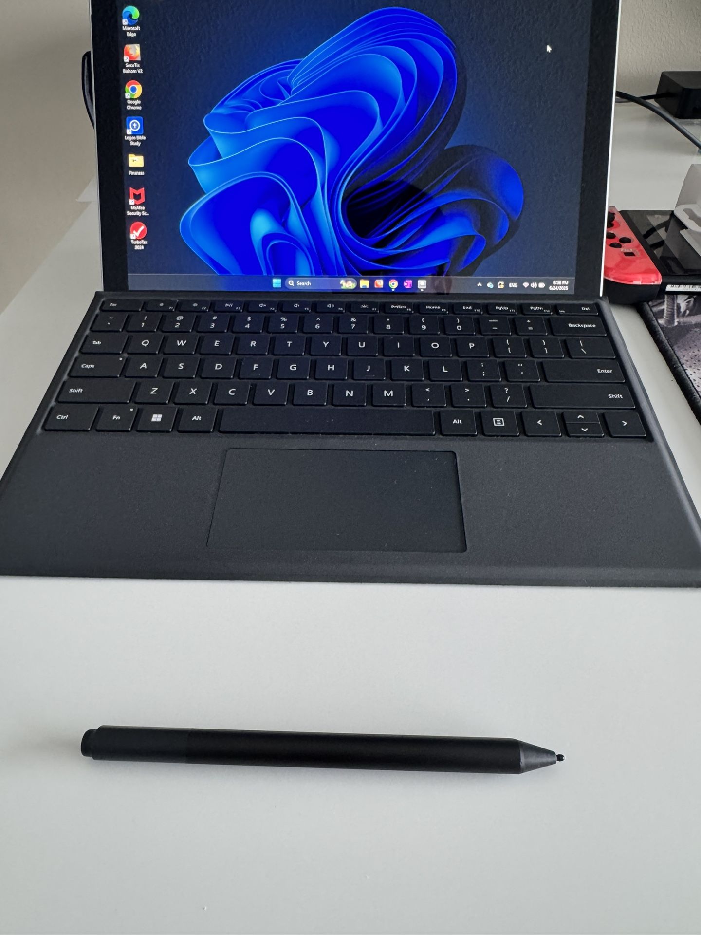 Microsoft Surface Pro 7+ With Surface Pen