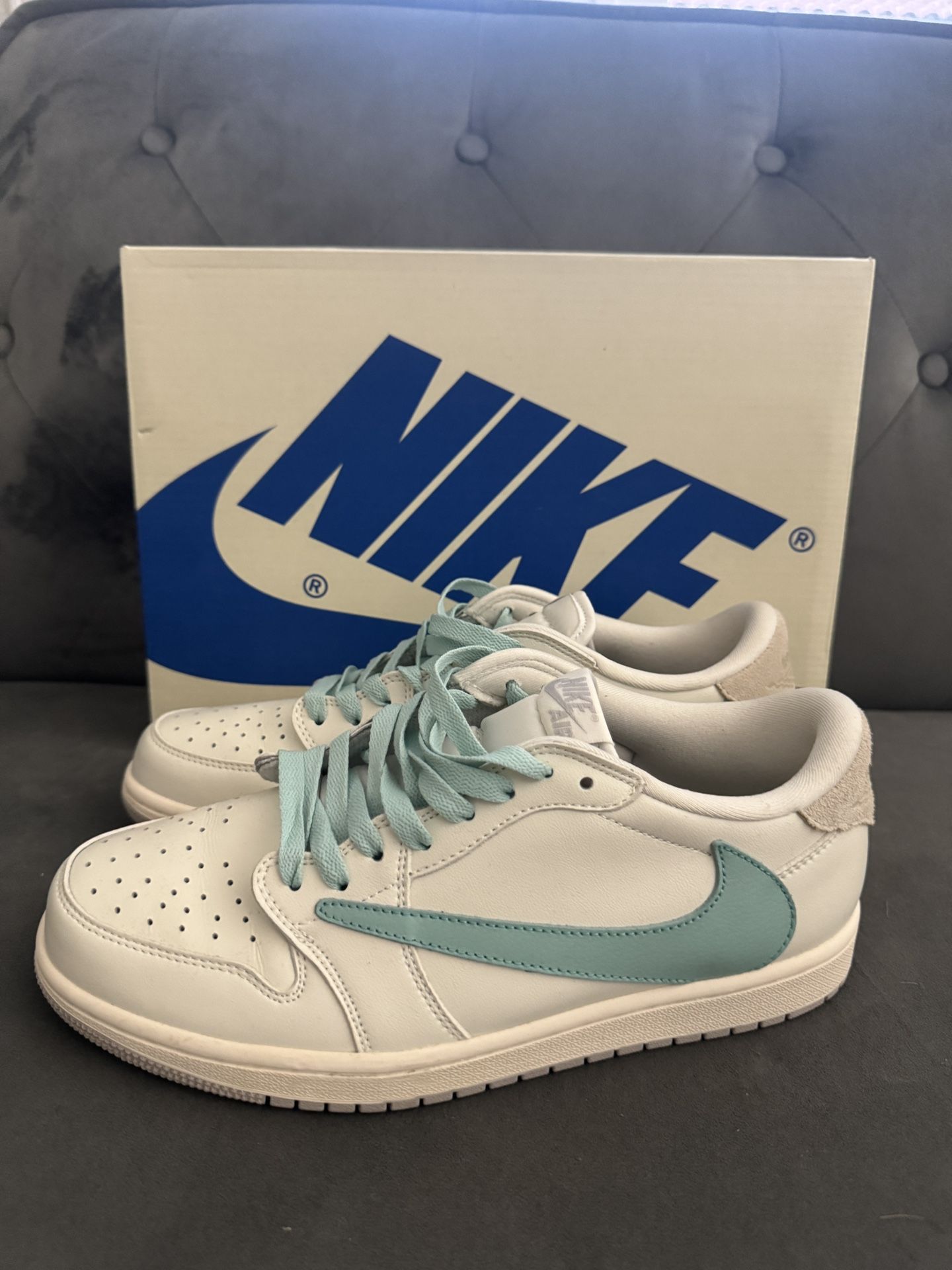 TRAVIS SCOTT Nike Dunk low Size 9 New Never Used