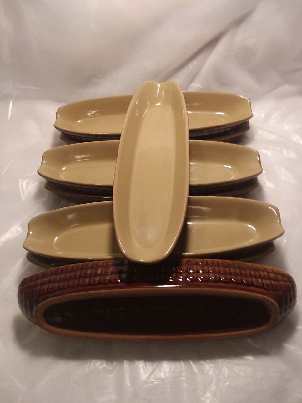 8 Vintage Brown & Tan Ceramic Corn Cob Holders
