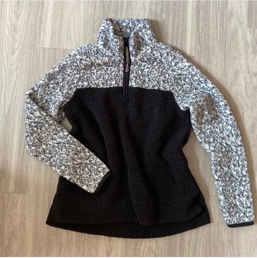 Quarter Zip Pullover