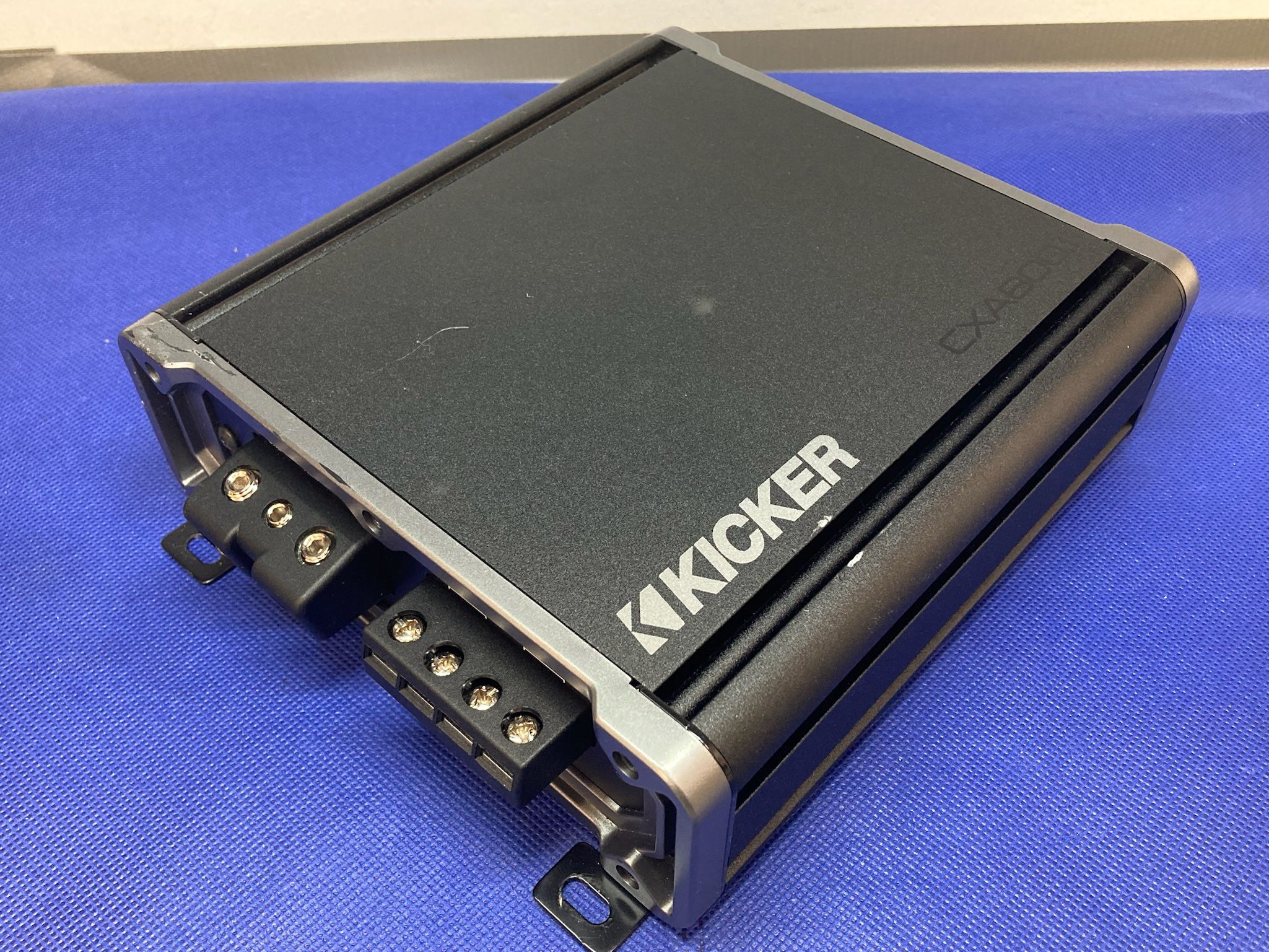 Kicker CXA800.1 Class D Mono Amplifier