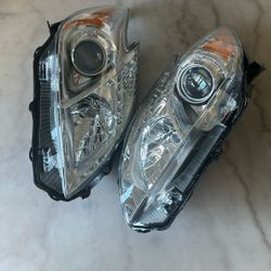 2010-2015 Toyota Prius Headlights