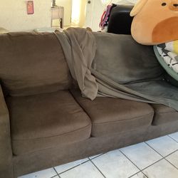 Couch/ Pulls Out Bed