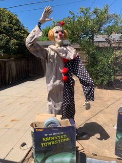 Halloween Animatronics and Decorations