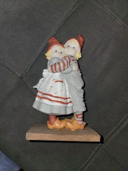 Dutch children figurine. Boy and Girl.