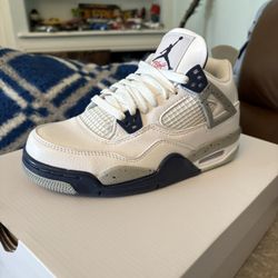 Jordan Retro 4s “ Midnight Navy “  Youth Size 5 And 5.5 
