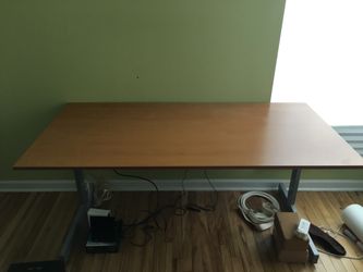 DESK. GREAT SIZE