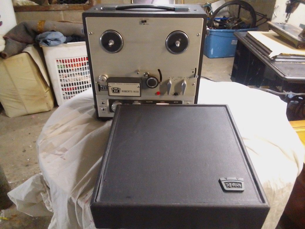 Roberts 1630 reel-to-reel tape recorder. Excellent Condition.