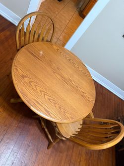 Classic honey oak pedestal dining table $120 OBO
