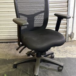 Adjustable Desk Chair
