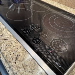 36 Inch Wolf Electric Glass Cooktop
