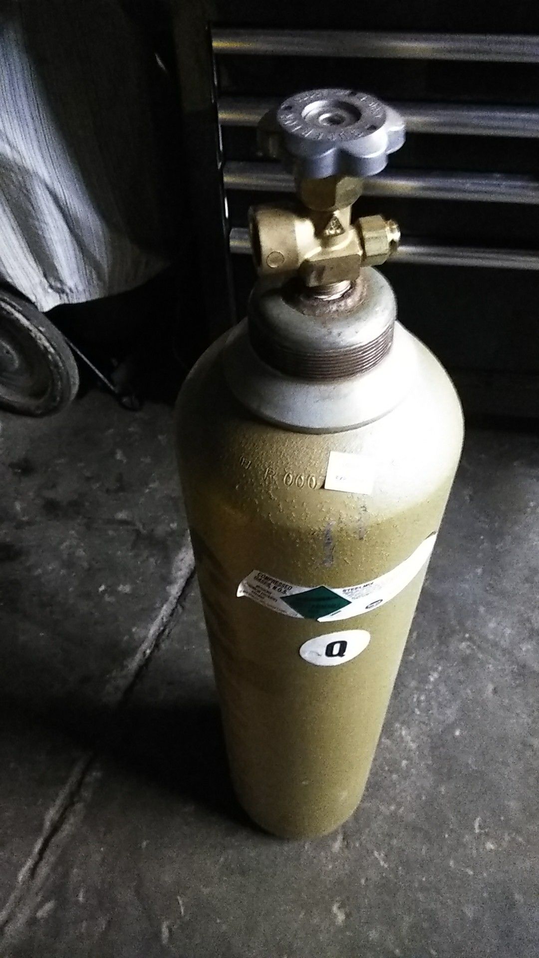Argon gas 80 cu.ft. Airgas "Owner Bottle"