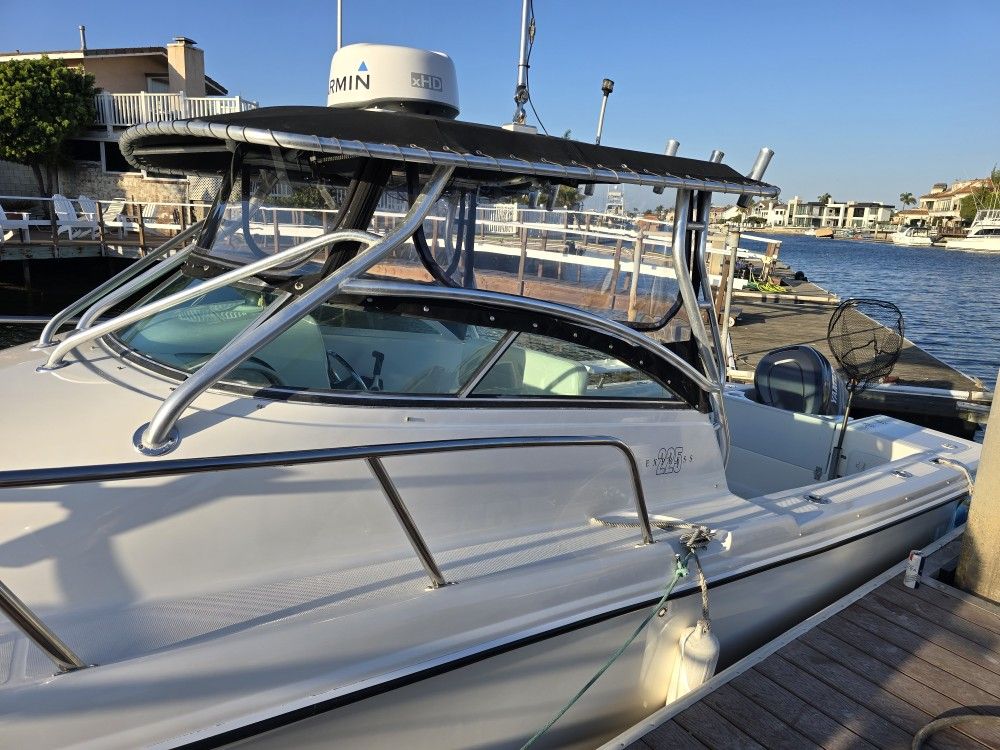 2002 Edgewater 225 Express Cuddy Cabin Walk Around Fishing Boat
