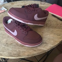 Nikes 
