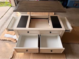 Bolanburg Coffee Table with Lift Top