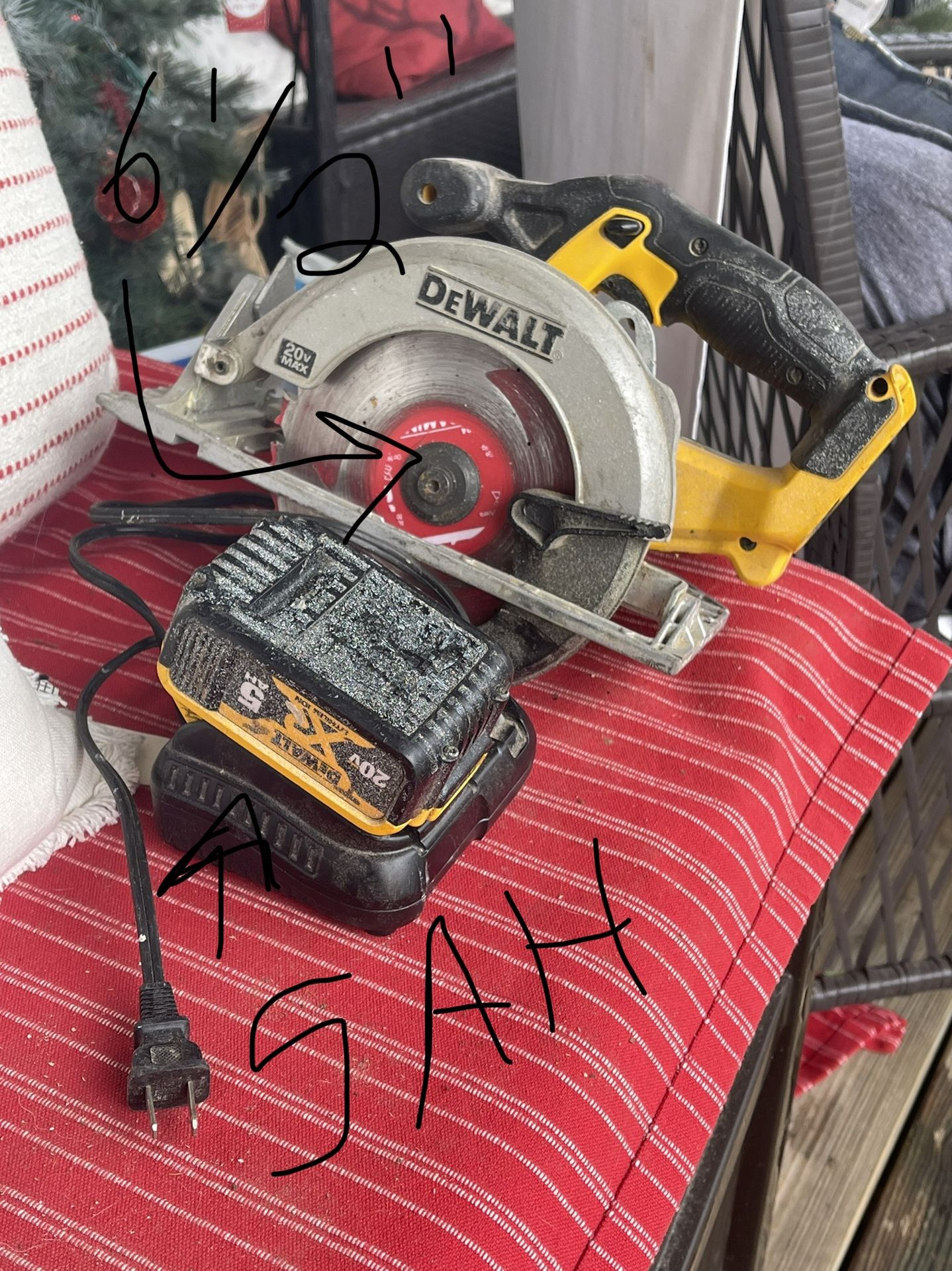 Dewalt 6 1/2” Circular Saw With 5 AH Battery And Charger