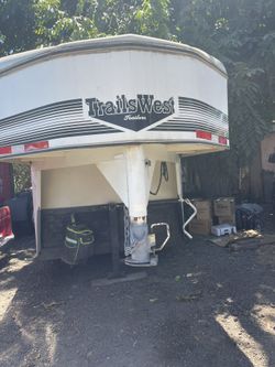 1995 Gooseneck Horse Trailer