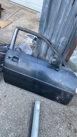 Porsche 944 door in good condition