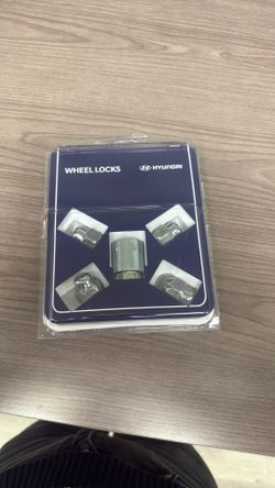 Official OEM Hyundai Wheel Lock Set with Key (New in Box)