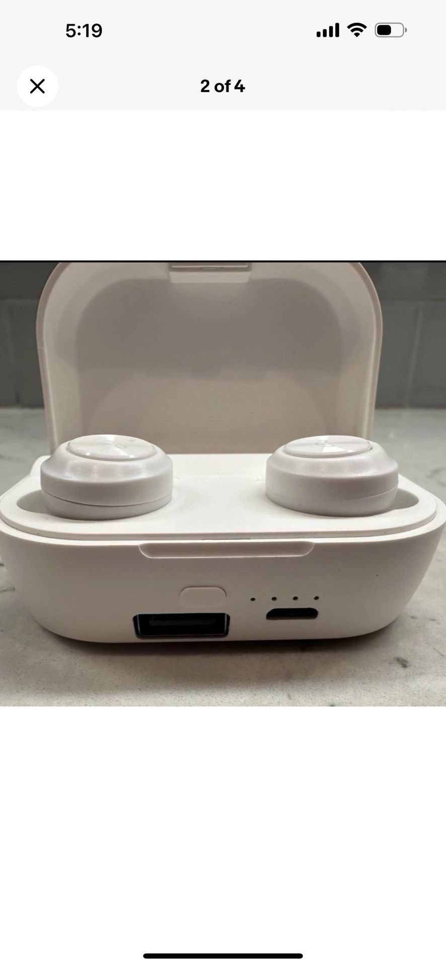 New— Azzaro wireless earbuds white