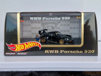 Hot Wheels 2020 RLC Porsche 930 w/ Akira Nakai figure