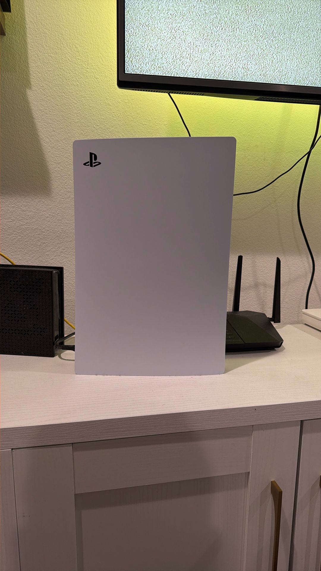 PS5 With Disk Comes With One Controller (mint condition)