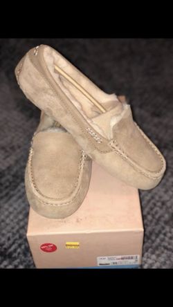 Size 11 in Adult: Brand new Ugg loafers