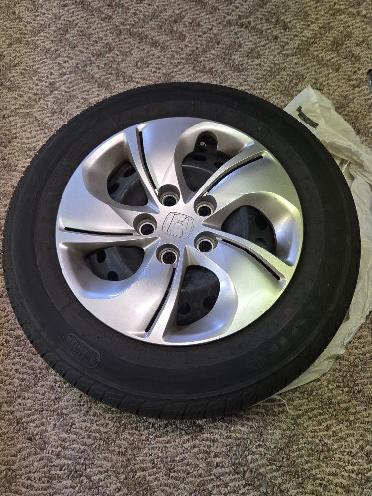 Firestone Affinity Touring S4 FF P195/65R15 89H All-Season Fuel Efficient Tire