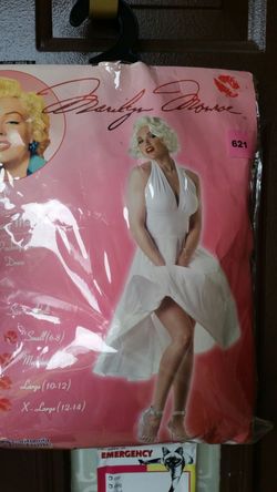Halloween costume Marylin Monroe