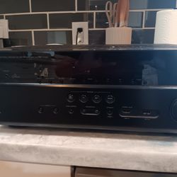 Yamaha RX-V679 Stereo Receiver