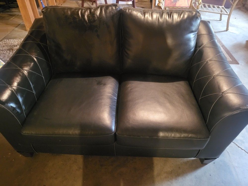Black Faux Leather Loveseat – Modern Quilted Design