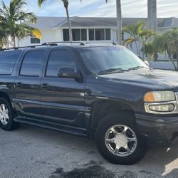 2004 GMC Yukon XL  2500 4WD