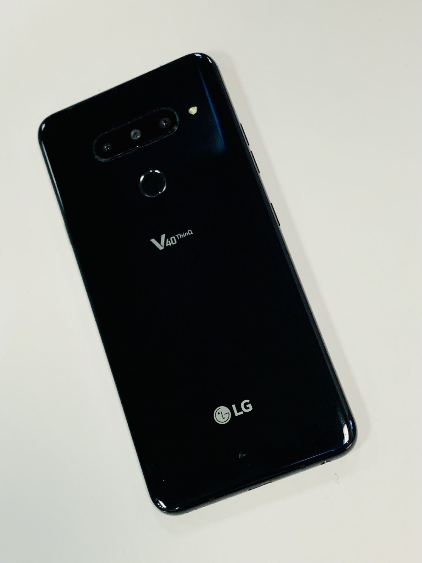 LGv40 64GB Fully unlocked