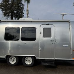 2002 Airstream International Sleeps 4