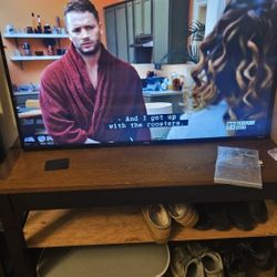 42" ROKU TV by ONN