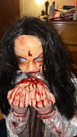 Rosemary zombie, girl in great condition, almost fully working
