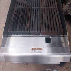 15" CPG COMMERCIAL GRILL USED IN GOOD CONDITION 