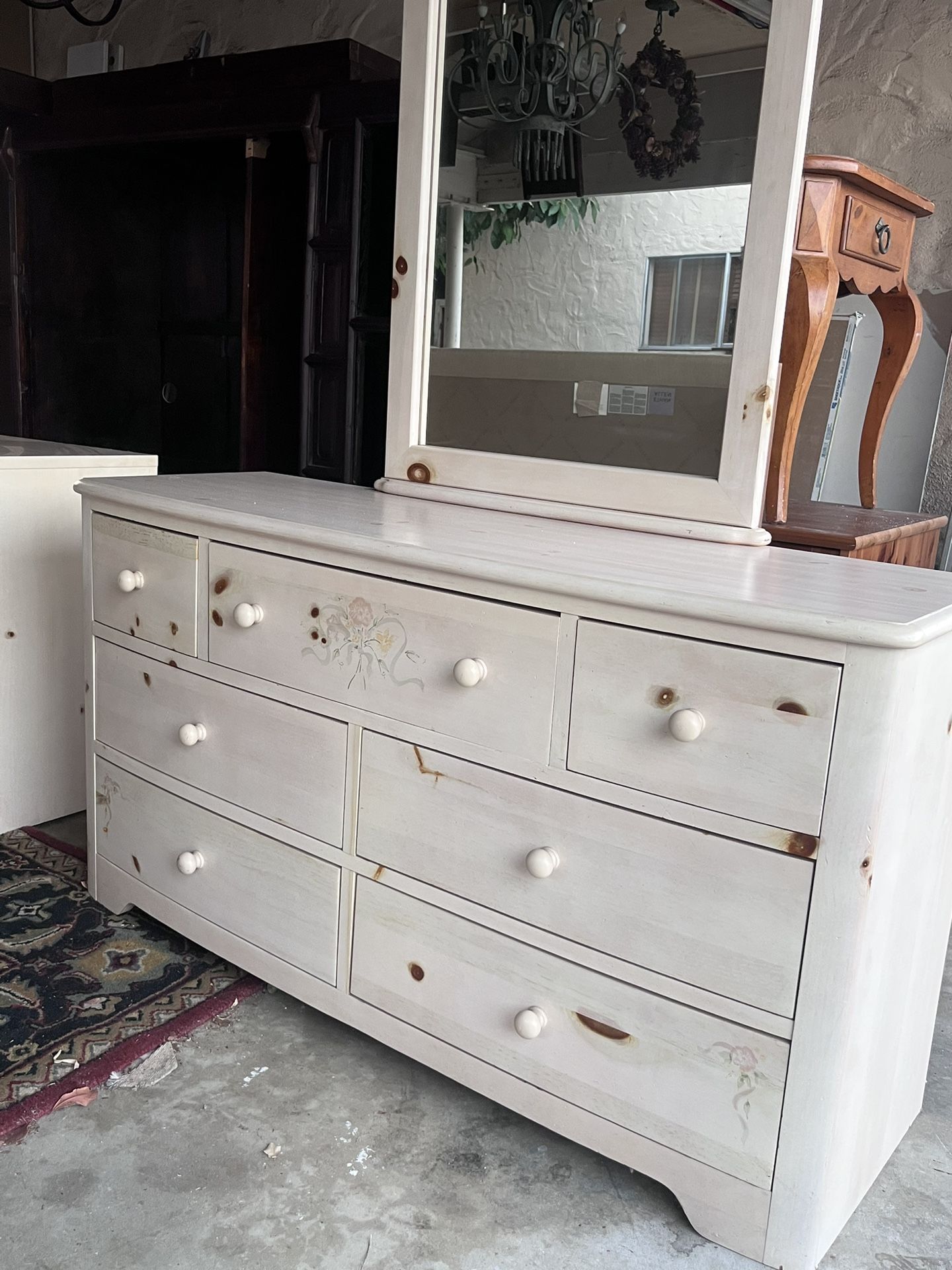 Girls Dresser W/ Mirror And 6 Drawer Dresser