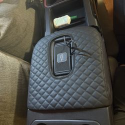 Center Console 2022 Chevy Silverado