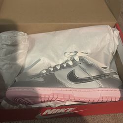 Nike dunk lows size 8