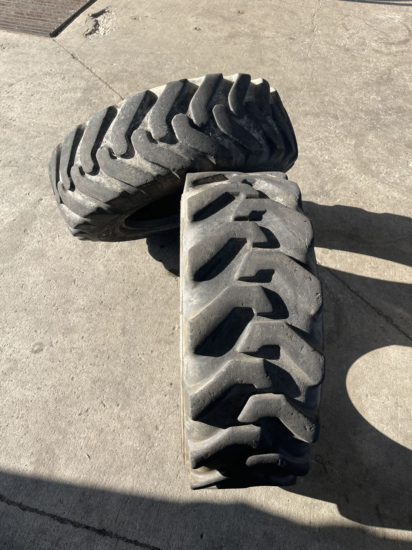 10.50/80-18 Fork Lift Tractor Tires 