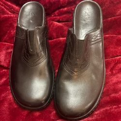Clark’s Slip On Shoes 9.5