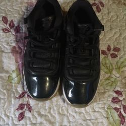 Jordan 11 72-10 Size 8 (used)
